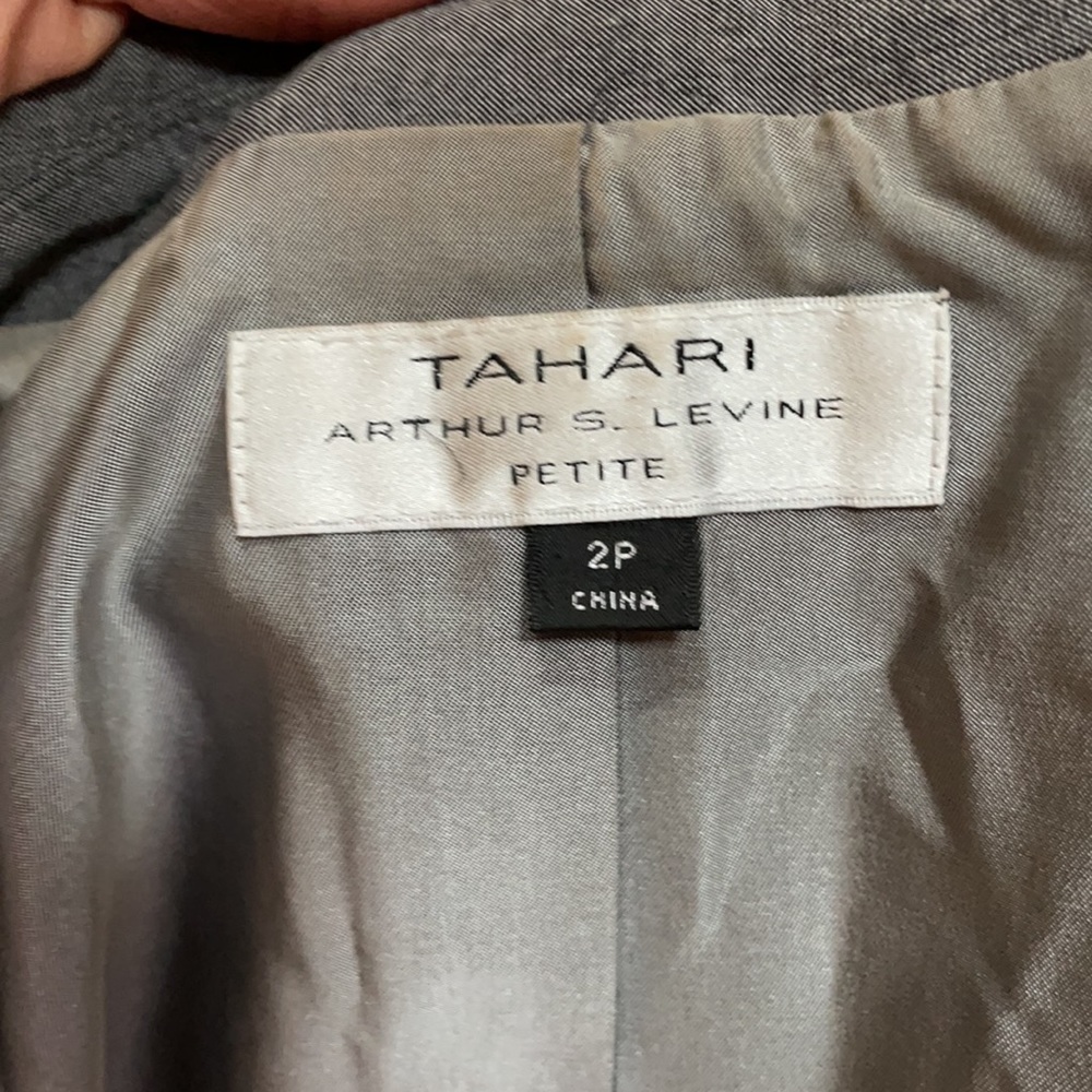 TAHARI Arthur S. Levine Gray Blazer Jacket Size 2P - Picture 8 of 9